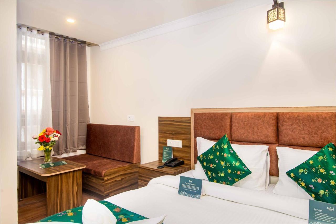 Muscatel Central Hotel - Dzeemkhang ガントク エクステリア 写真
