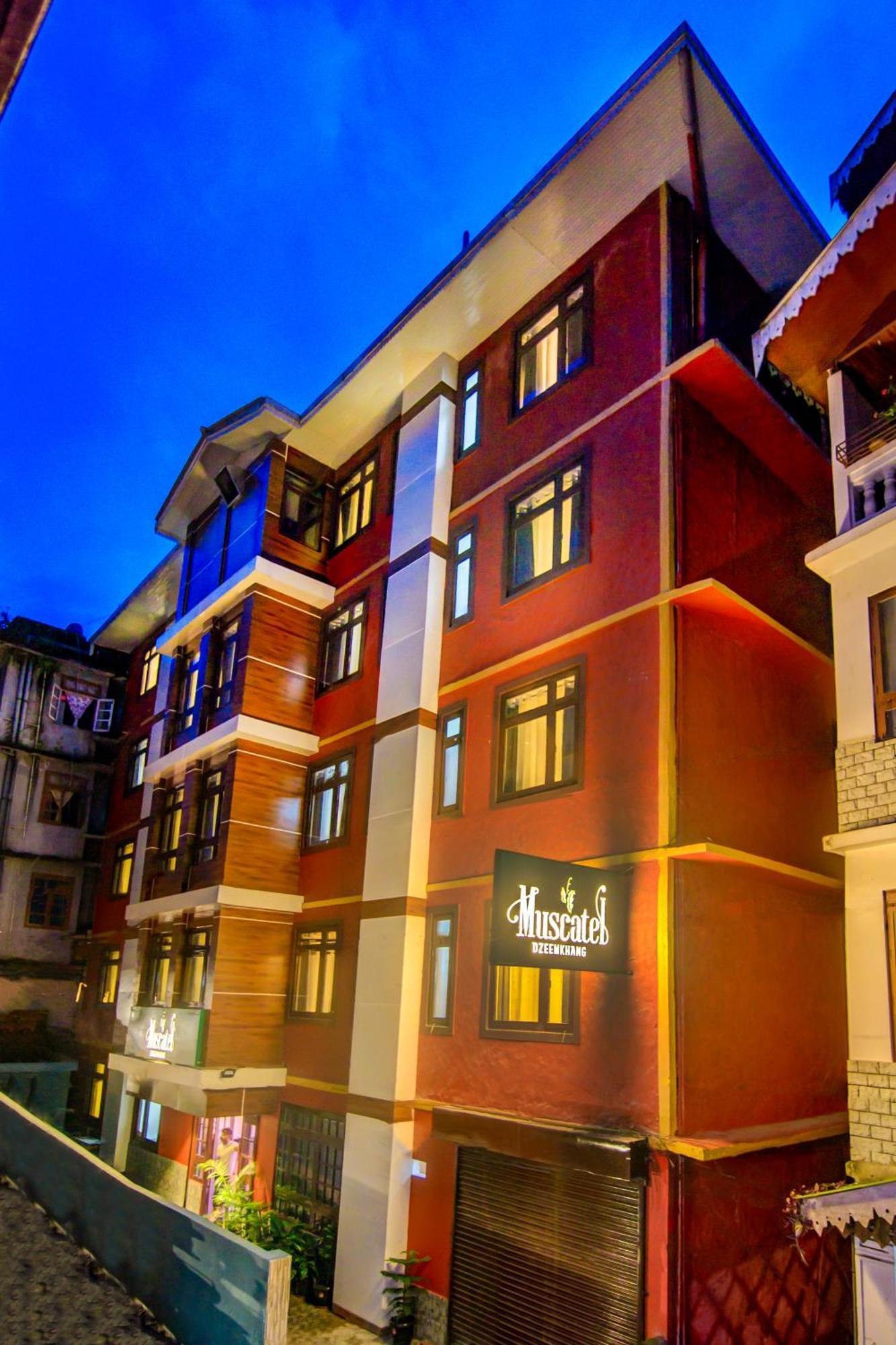 Muscatel Central Hotel - Dzeemkhang ガントク エクステリア 写真