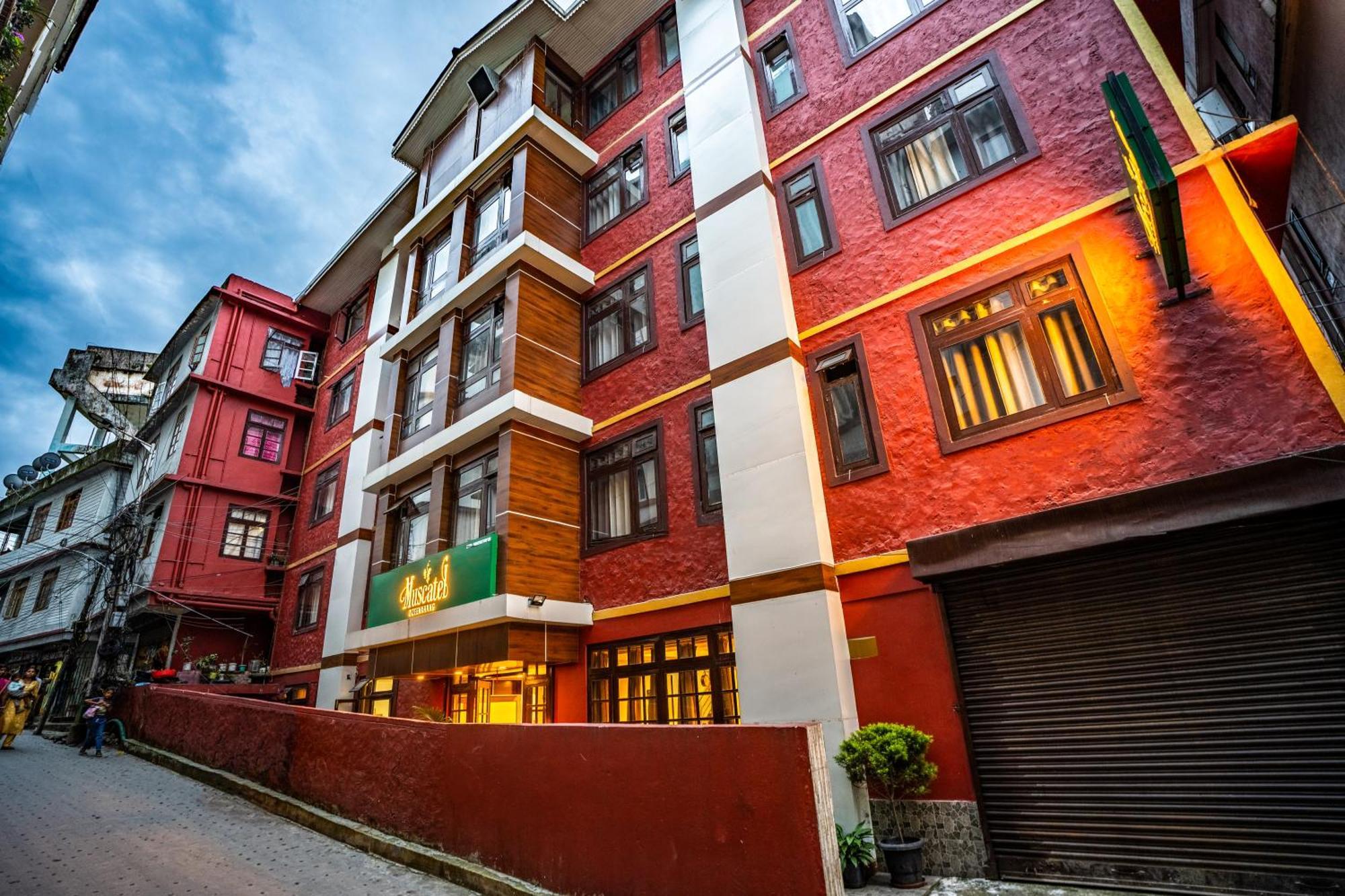 Muscatel Central Hotel - Dzeemkhang ガントク エクステリア 写真